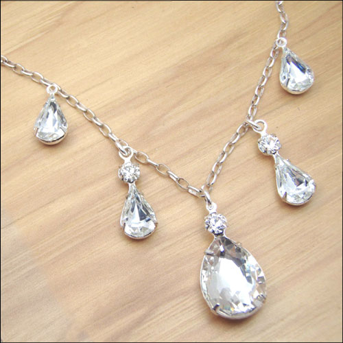 Crystal Rhinestone Necklace - do it yourself necklace design idea